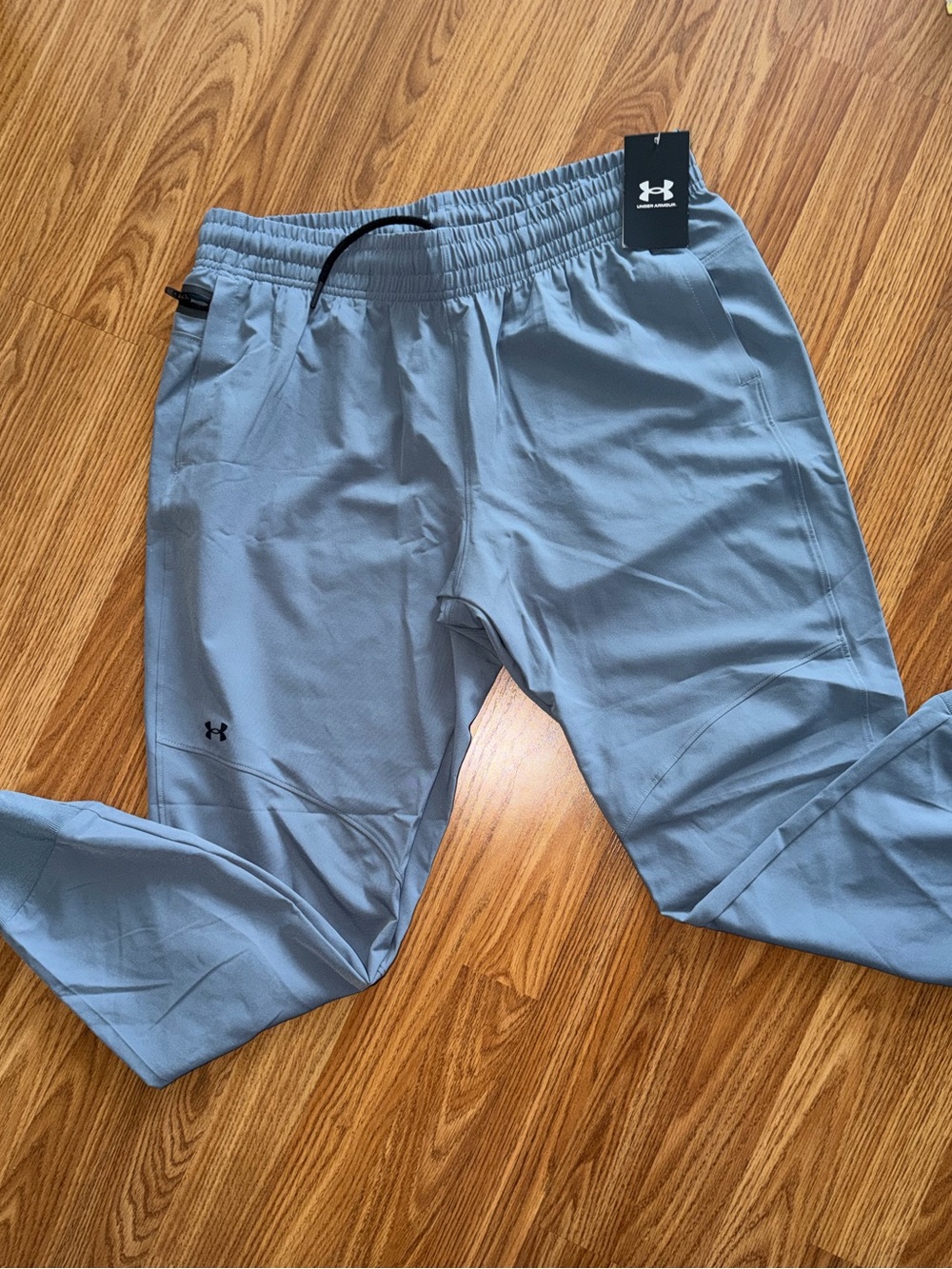 NWT Under Armour Joggers Women size Large